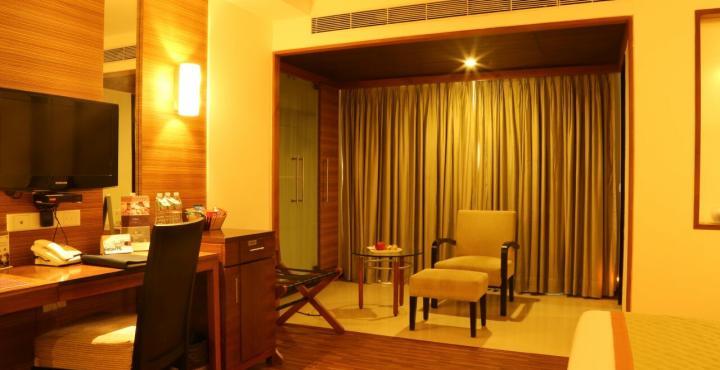 Bloomsuites L होटल Ahmedabad